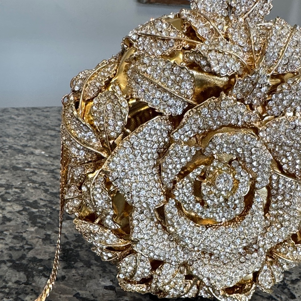 Elegant Gold Floral Clutch NWOT - Picture 3 of 16